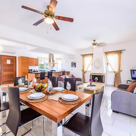 Alex Kapparis Villa *