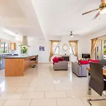 Villa Alex Kapparis